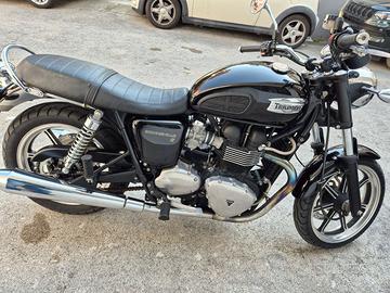 Triumph Bonneville SE 865cc anno 2010 – 8.430 km