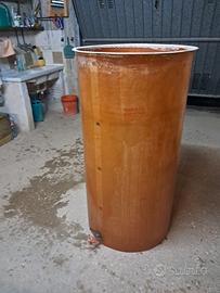 botte usata per vino in vetroresina 