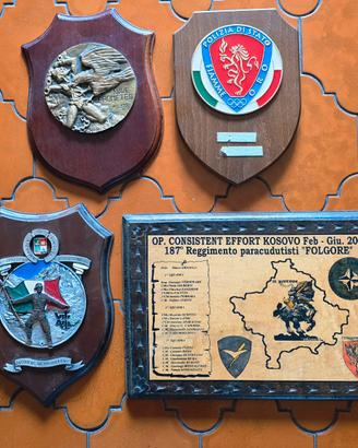 Crest militare 4 pezzi Fiamme Oro, Folgore etc.