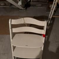 Seggiolone evolutivo e cucina giocattolo