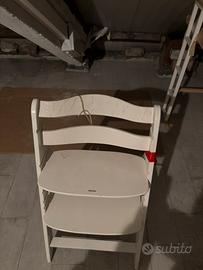 Seggiolone evolutivo e cucina giocattolo