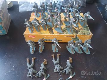 Soldatini AIRFIX anni "60 . scala 1/32