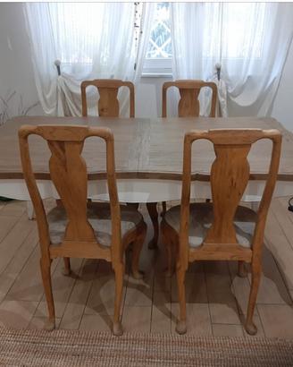 Tavolo e sedie stile provenzale