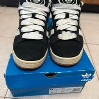 Sneakers Adidas Campus nere e bianche