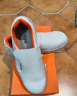 SCARPE DA LAVORO NUOVE N°42 