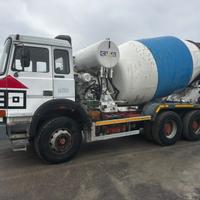 Iveco 330-36, tre assi betoniera