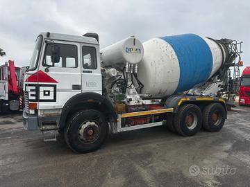 Iveco 330-36, tre assi betoniera