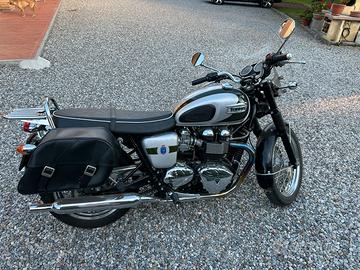 TRIUMPH BONNEVILLE T100 Limited edition