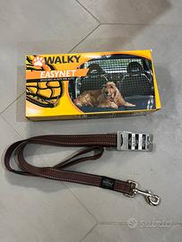 Rete divisoria auto e guinzaglio