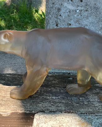 Figura pubblicitaria di orso polare