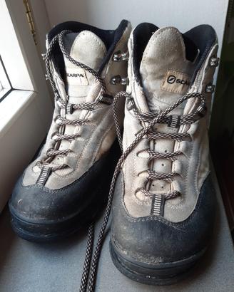 
scarponi trekking scarpa