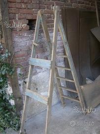 Antica scala aperta particoolare per arredo 175 cm