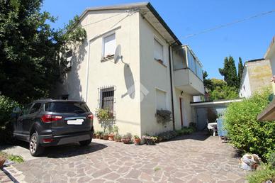 VILLA SINGOLA A CESENA