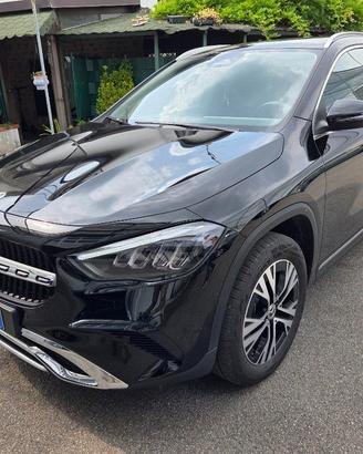 MERCEDES-BENZ GLA 180 Automatic Progressive Adva