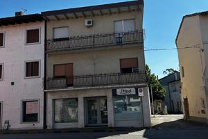 CENTRALISSIMO BICAMERE CON ANNESSO LOCALE COMME...