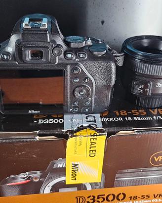 Nikon D3500  piu obbiettivo 35mm 