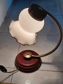 Antica Lampada vintage Liberty metallo e legno.
Ba