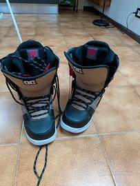 scarponi snowboard n. 42 nuovi