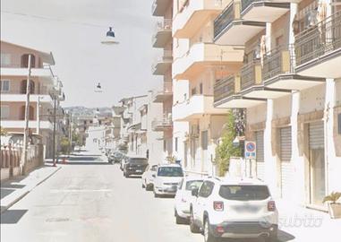 Locale commerciale a Locri
