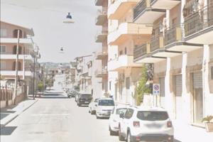Locale commerciale a Locri