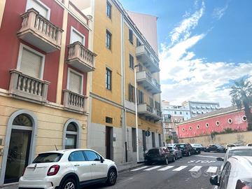 Cagliari, Via Nuoro fronte palazzo doglio arredato