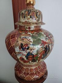 Vaso con decorazioni