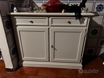 credenza in legno bianco