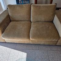 coppia di divani beige in velluto 