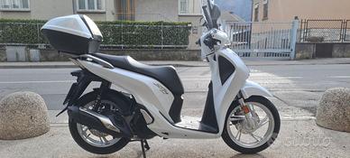 SH 150 BAULETTO E PARABREZZA
