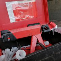 Pistola Hilti hit P2000 per ancorante chimico