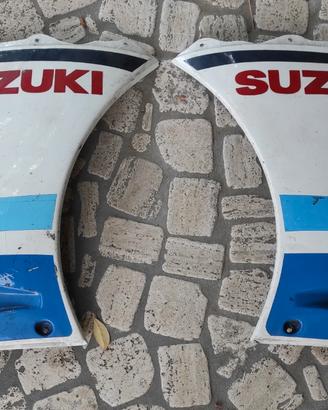 Suzuki RG500 -Carene laterali