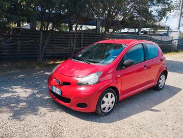 Toyota Aygo 1.0 12V VVT-i 5 porte Sol Connect Red 