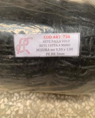 Rete di pallavolo fatta a mano