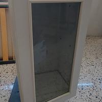 Mobiletto con vetrinetta