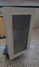 Mobiletto con vetrinetta