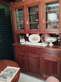 credenza con alzata in noce 