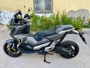 X-ADV 750 CON ACCESSORI