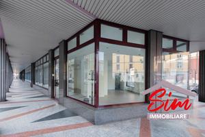 Oltre 3 vetrine a Novara