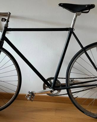 Bicicletta scatto fisso