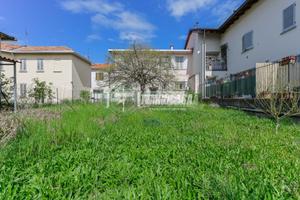 trilocale indipendente con ampio giardino