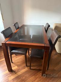 tavolo con sedie