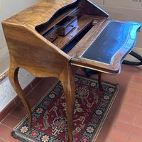 Scrittoio d’antiquariato francese Luigi XV