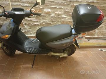 Ciclomotore Booster scooter