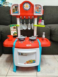 Cucina giocattolo 