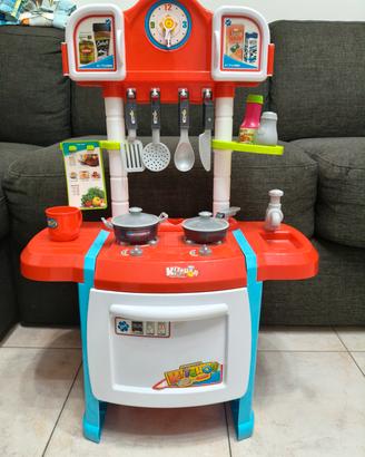 Cucina giocattolo 