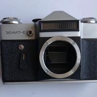 ZENITH - E  (solo corpo macchina fotografica)
