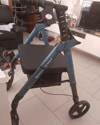 Deambulatore rollator nuovo