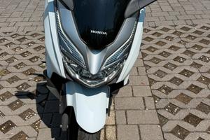 Honda forza 300