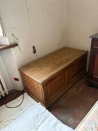 Cassapanca in legno