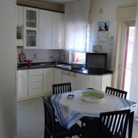 Stanza luminosa 30 mq con balcone Tel: 3664248064